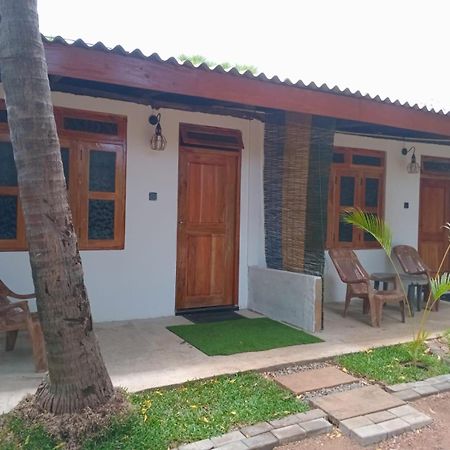 Amila Guest Hotel Trincomalee Eksteriør billede
