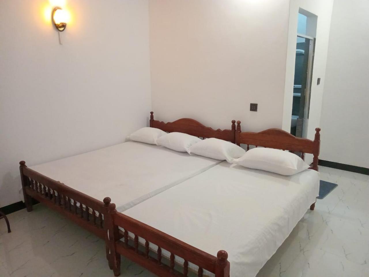 Amila Guest Hotel Trincomalee Eksteriør billede