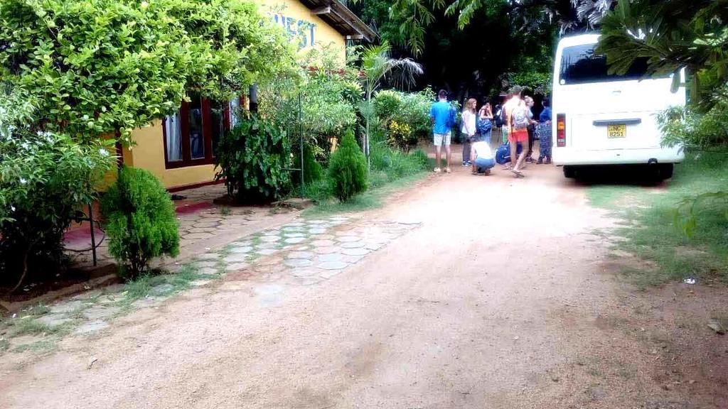 Amila Guest Hotel Trincomalee Eksteriør billede